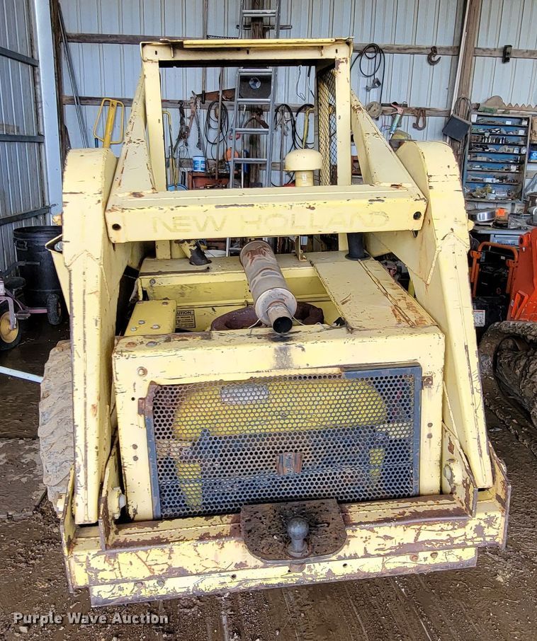 image for item HG9488 1977 New Holland L35  skid steer loader