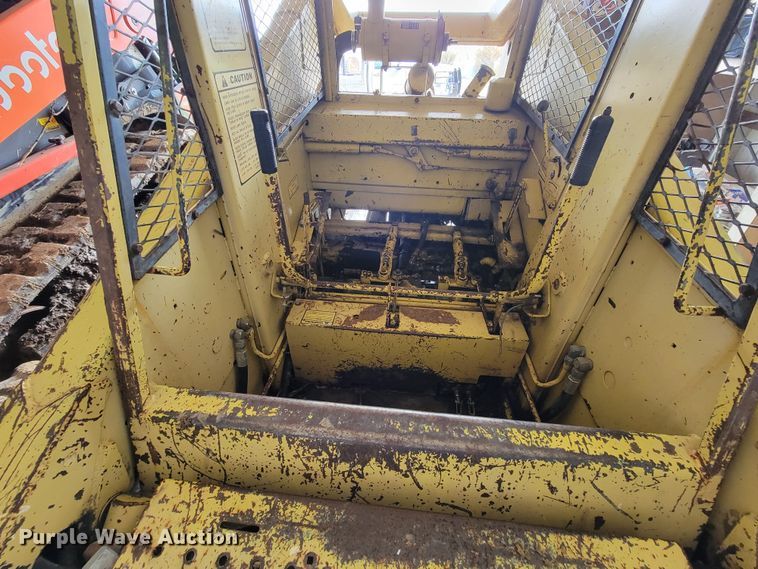 image for item HG9488 1977 New Holland L35  skid steer loader