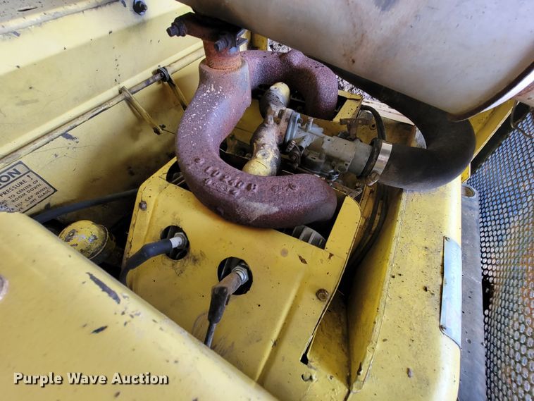 image for item HG9488 1977 New Holland L35  skid steer loader