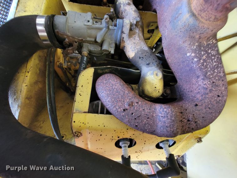 image for item HG9488 1977 New Holland L35  skid steer loader