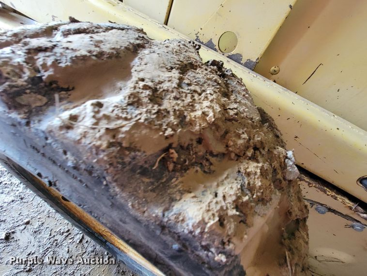 image for item HG9488 1977 New Holland L35  skid steer loader