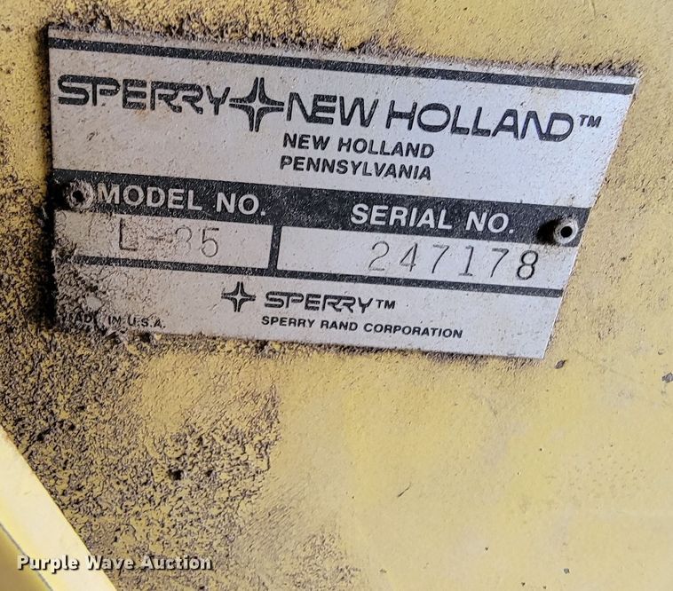 image for item HG9488 1977 New Holland L35  skid steer loader