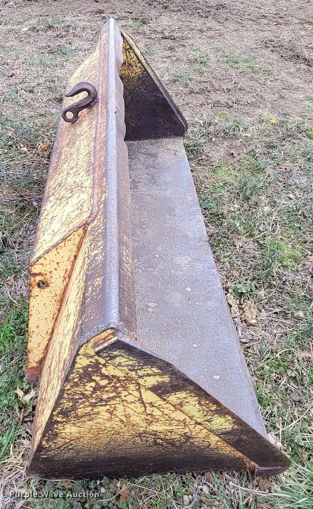 image for item HG9488 1977 New Holland L35  skid steer loader