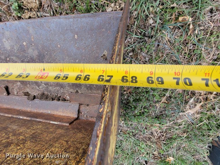 image for item HG9488 1977 New Holland L35  skid steer loader