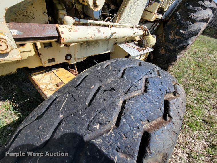 image for item HP9695 Ford 555B  backhoe