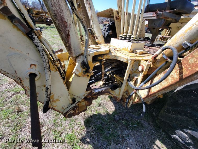 image for item HP9695 Ford 555B  backhoe