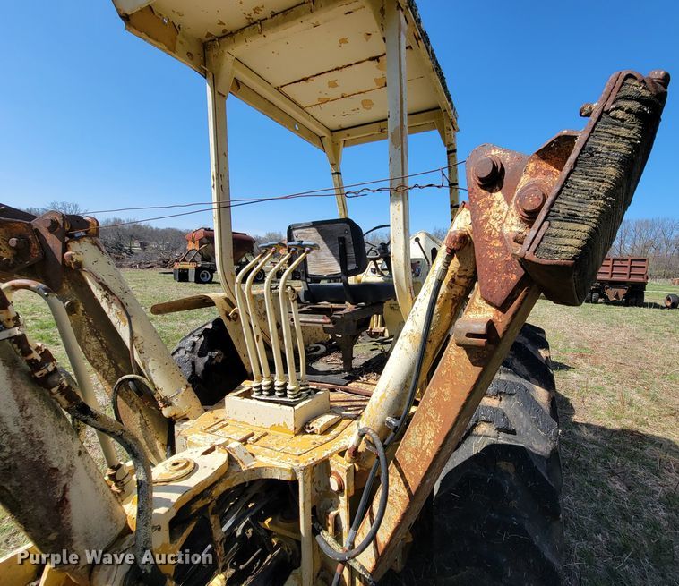image for item HP9695 Ford 555B  backhoe