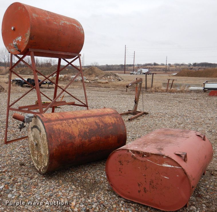image for item IO9456 (3) fuel tanks
