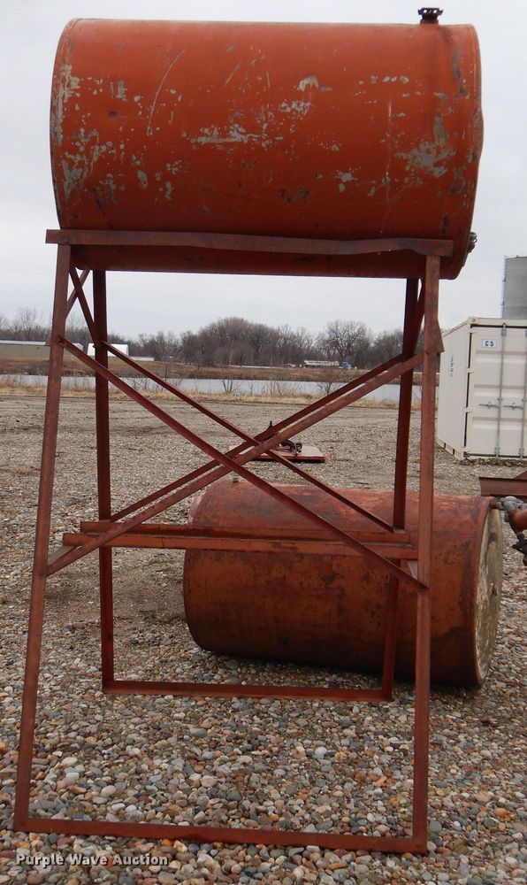 image for item IO9456 (3) fuel tanks