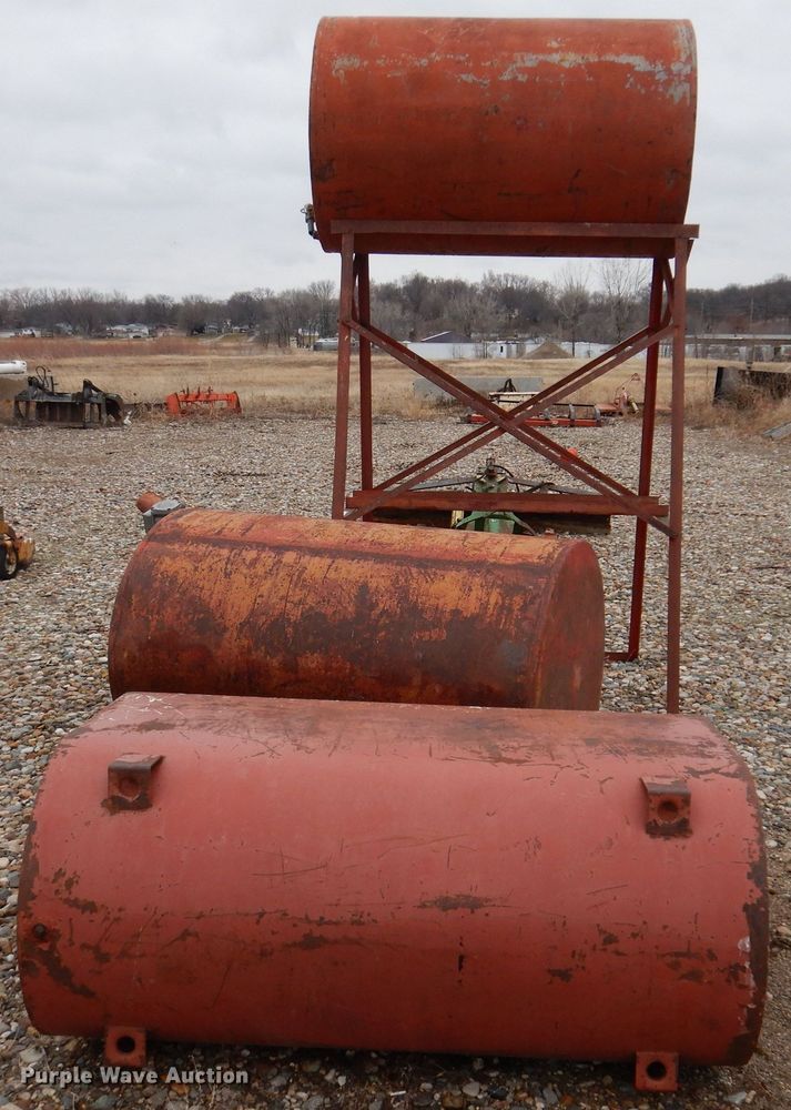 image for item IO9456 (3) fuel tanks