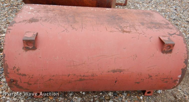 image for item IO9456 (3) fuel tanks