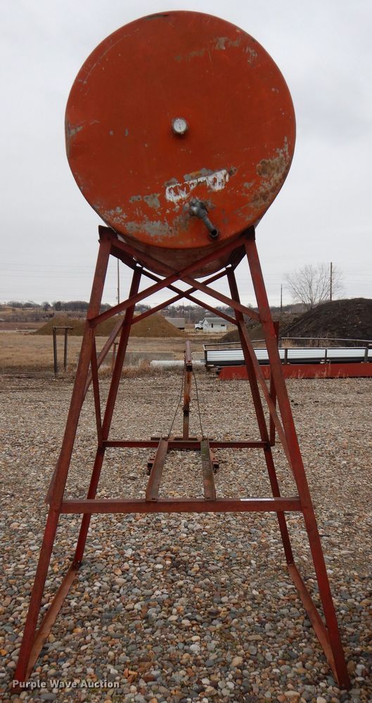 image for item IO9456 (3) fuel tanks