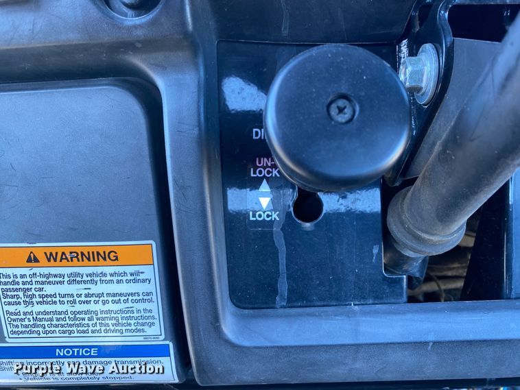 image for item JW9178 2015 Kawasaki Mule 4010  utility vehicle