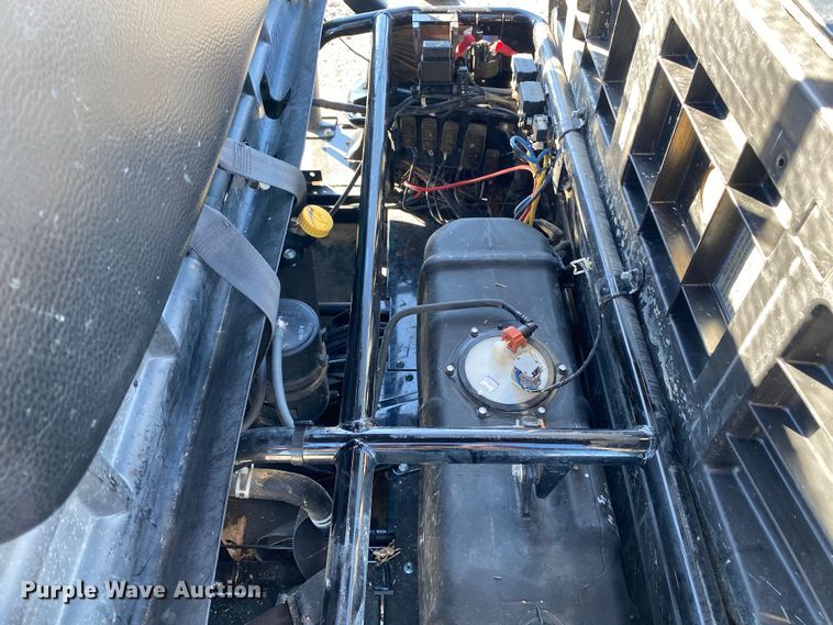 image for item JW9178 2015 Kawasaki Mule 4010  utility vehicle