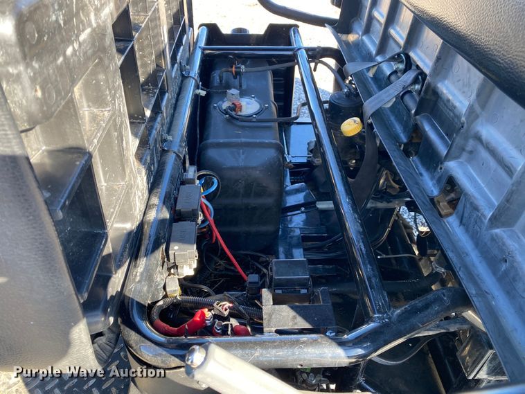 image for item JW9178 2015 Kawasaki Mule 4010  utility vehicle