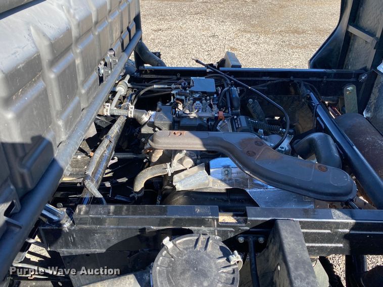 image for item JW9178 2015 Kawasaki Mule 4010  utility vehicle