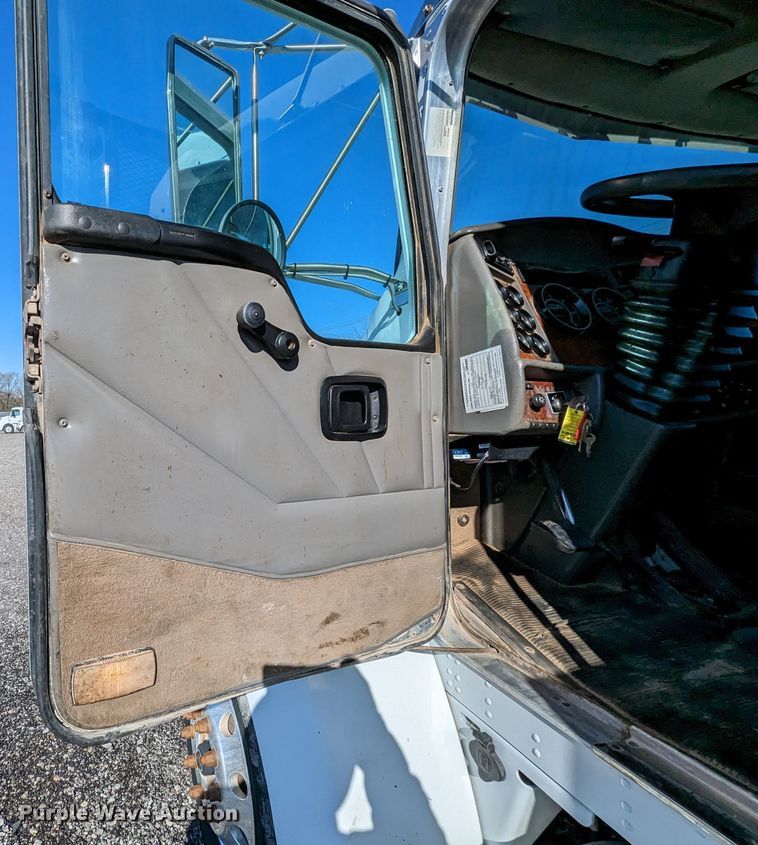 image for item KB9542 Kenworth  flatbed truck