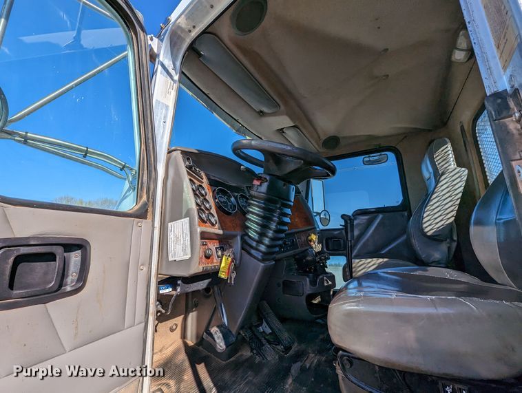 image for item KB9542 Kenworth  flatbed truck