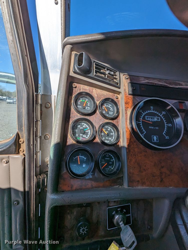 image for item KB9542 Kenworth  flatbed truck