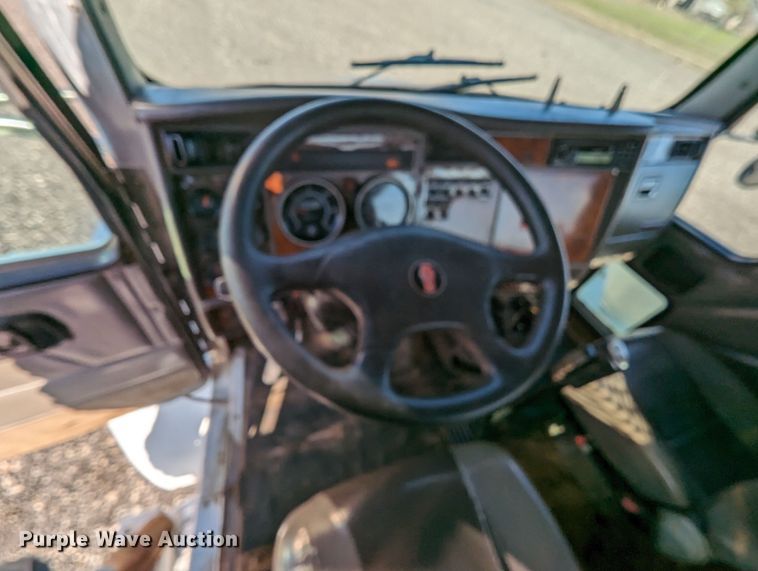 image for item KB9542 Kenworth  flatbed truck