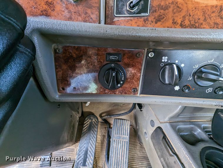 image for item KB9542 Kenworth  flatbed truck