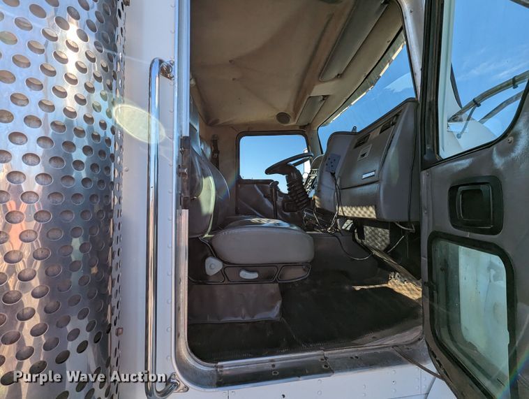 image for item KB9542 Kenworth  flatbed truck