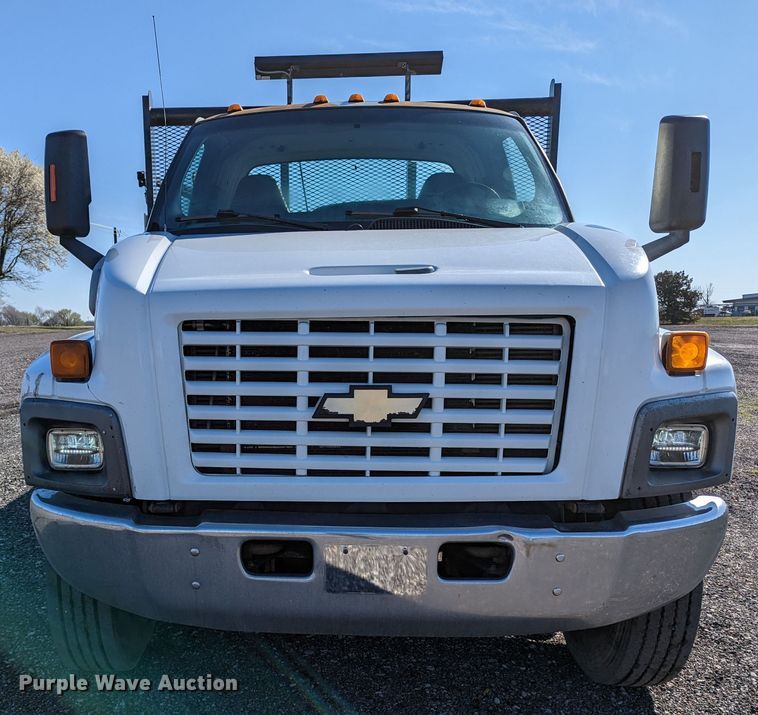 image for item KB9543 2006 Chevrolet C7500  flatbed truck