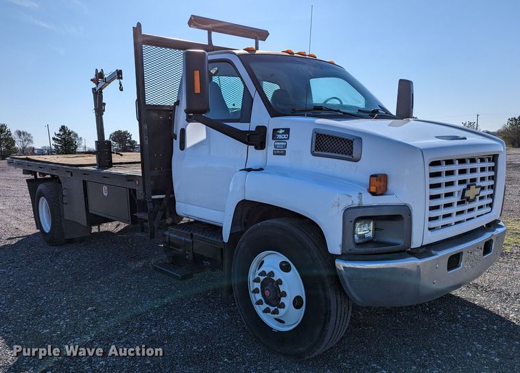 image for item KB9543 2006 Chevrolet C7500  flatbed truck