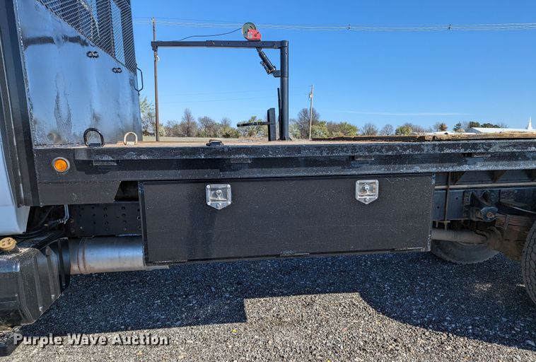 image for item KB9543 2006 Chevrolet C7500  flatbed truck