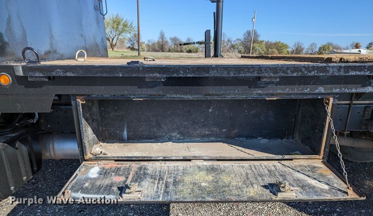 image for item KB9543 2006 Chevrolet C7500  flatbed truck