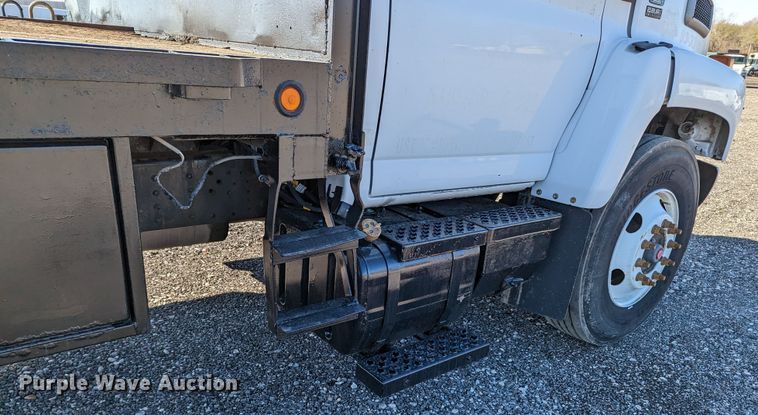image for item KB9543 2006 Chevrolet C7500  flatbed truck
