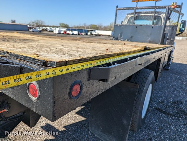 image for item KB9543 2006 Chevrolet C7500  flatbed truck