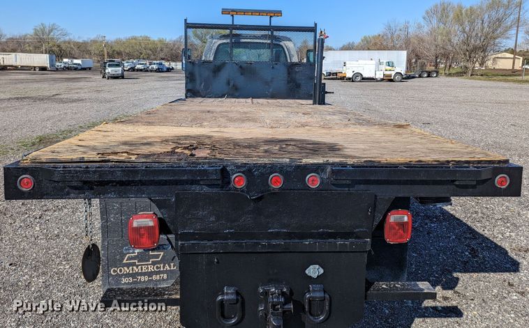 image for item KB9543 2006 Chevrolet C7500  flatbed truck