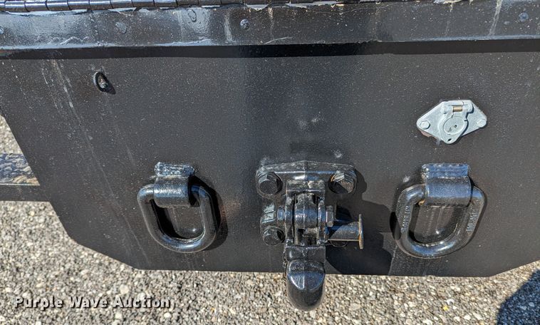 image for item KB9543 2006 Chevrolet C7500  flatbed truck