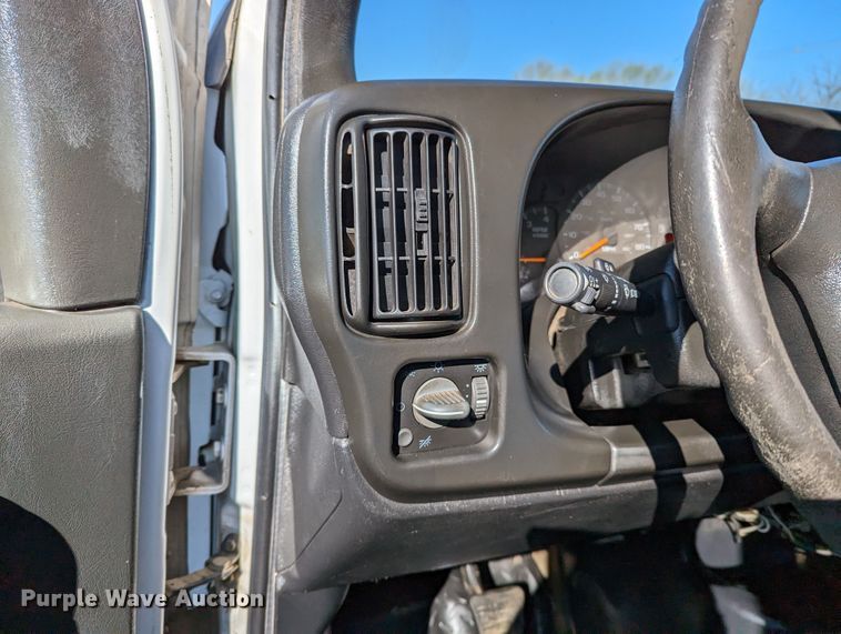 image for item KB9543 2006 Chevrolet C7500  flatbed truck