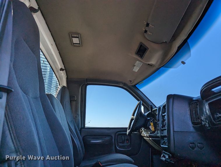 image for item KB9543 2006 Chevrolet C7500  flatbed truck