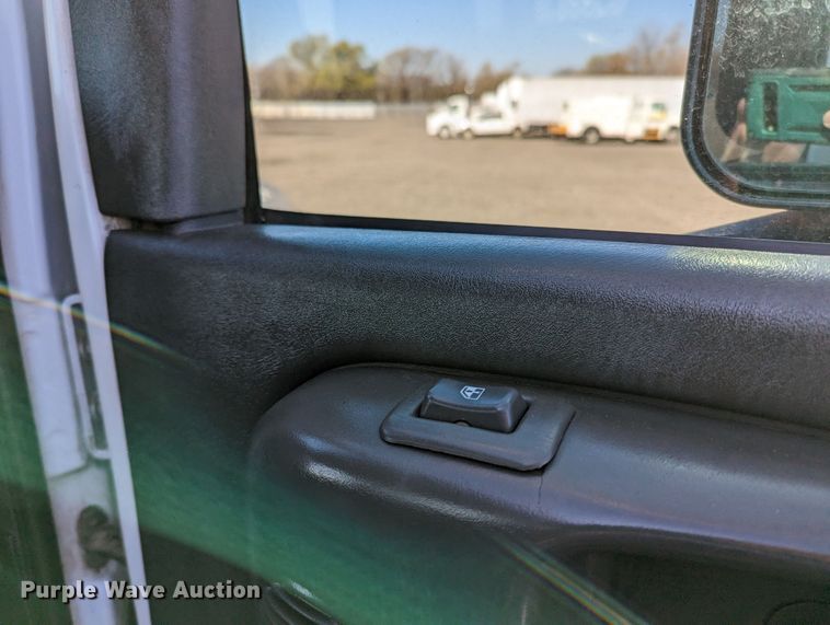 image for item KB9543 2006 Chevrolet C7500  flatbed truck