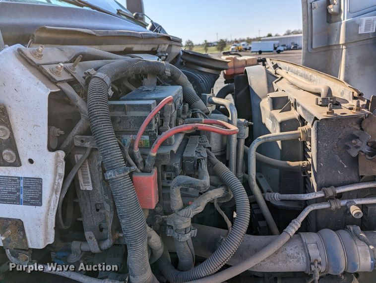 image for item KB9543 2006 Chevrolet C7500  flatbed truck