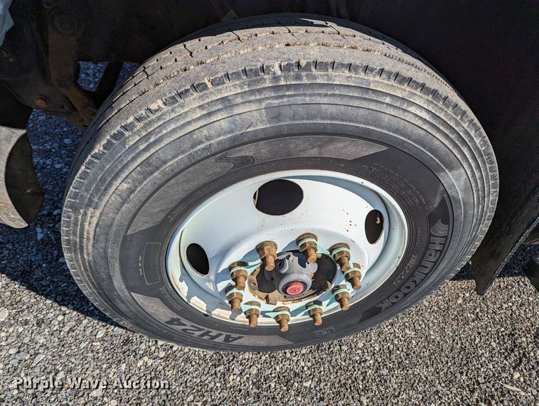 image for item KB9543 2006 Chevrolet C7500  flatbed truck