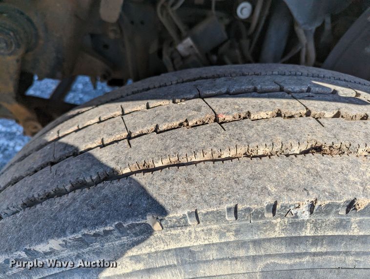 image for item KB9543 2006 Chevrolet C7500  flatbed truck