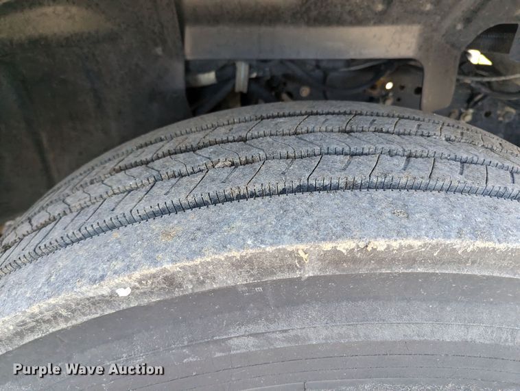 image for item KB9543 2006 Chevrolet C7500  flatbed truck