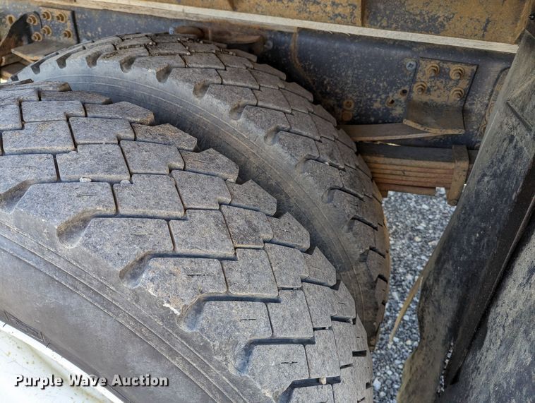 image for item KB9543 2006 Chevrolet C7500  flatbed truck