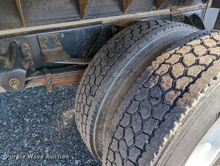 image for item KB9543 2006 Chevrolet C7500  flatbed truck