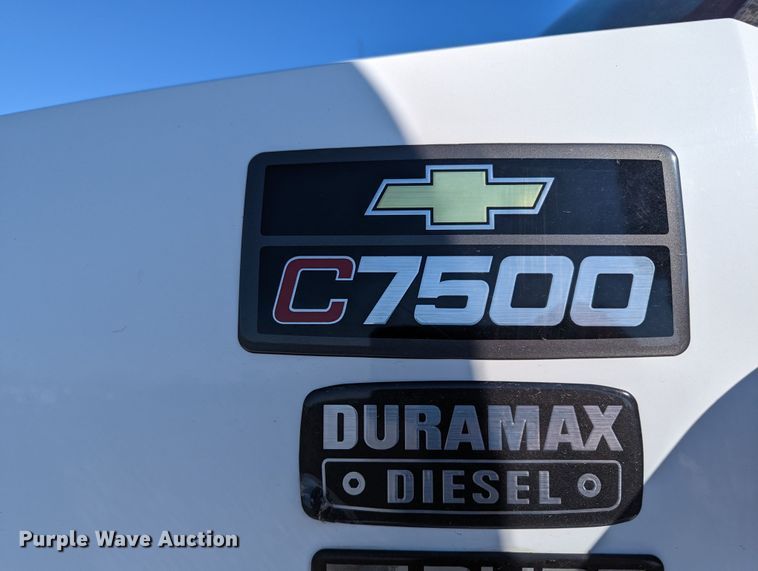 image for item KB9543 2006 Chevrolet C7500  flatbed truck