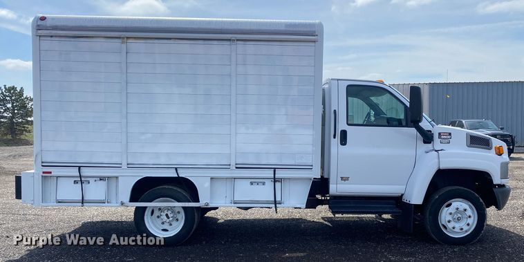 image for item KB9560 2008 GMC C5500  delivery truck