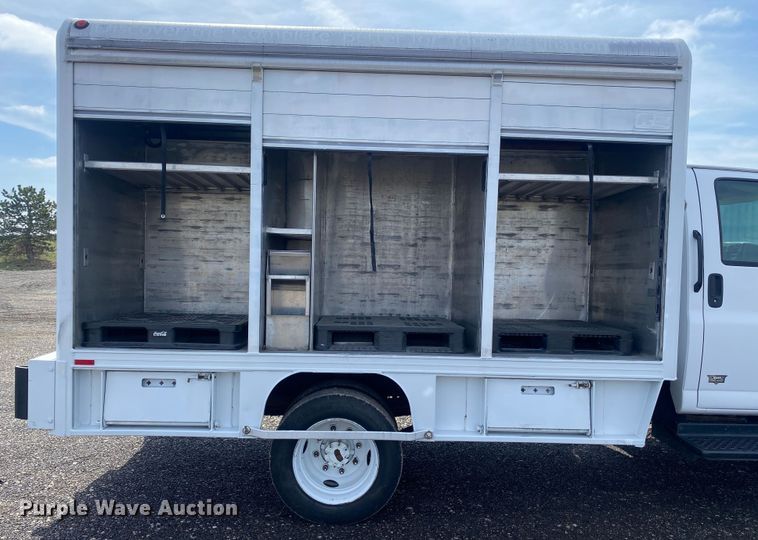 image for item KB9560 2008 GMC C5500  delivery truck