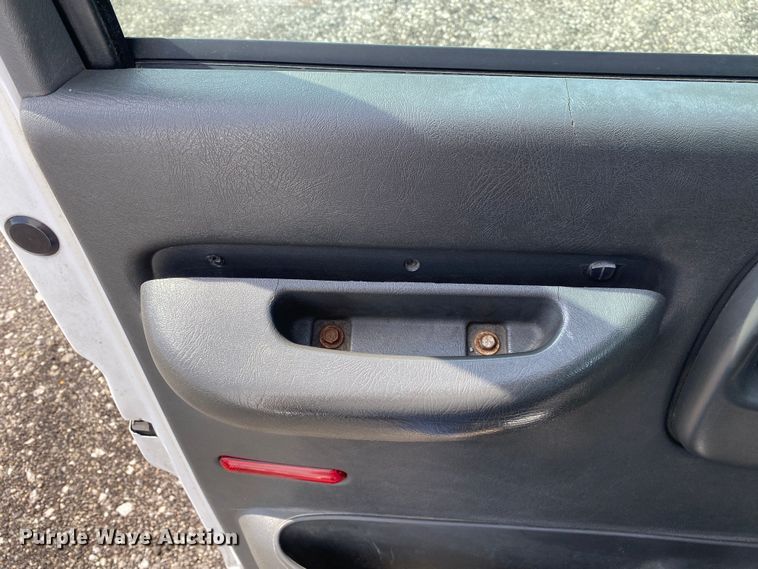 image for item KB9560 2008 GMC C5500  delivery truck