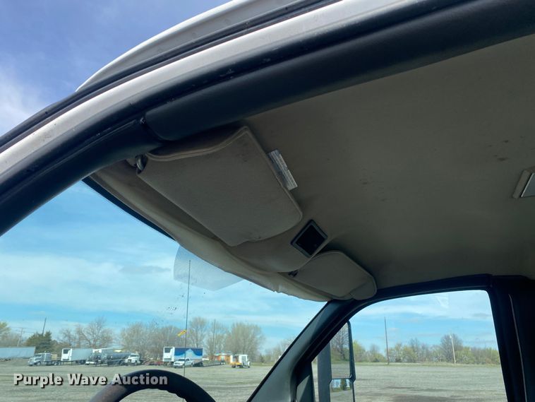 image for item KB9560 2008 GMC C5500  delivery truck