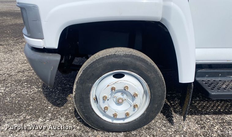 image for item KB9560 2008 GMC C5500  delivery truck