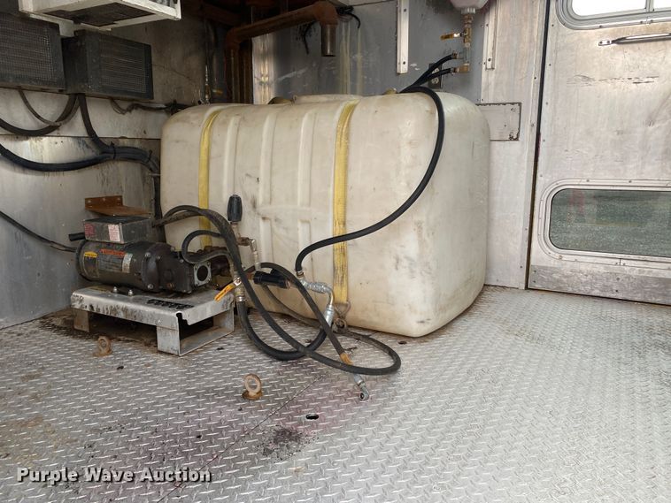 image for item KB9592 2004 International 4400  box truck